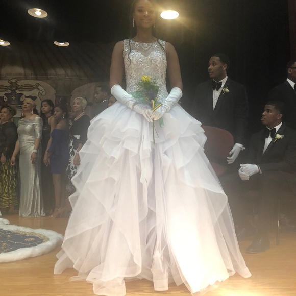 White long ball gown - Picture 1 of 4